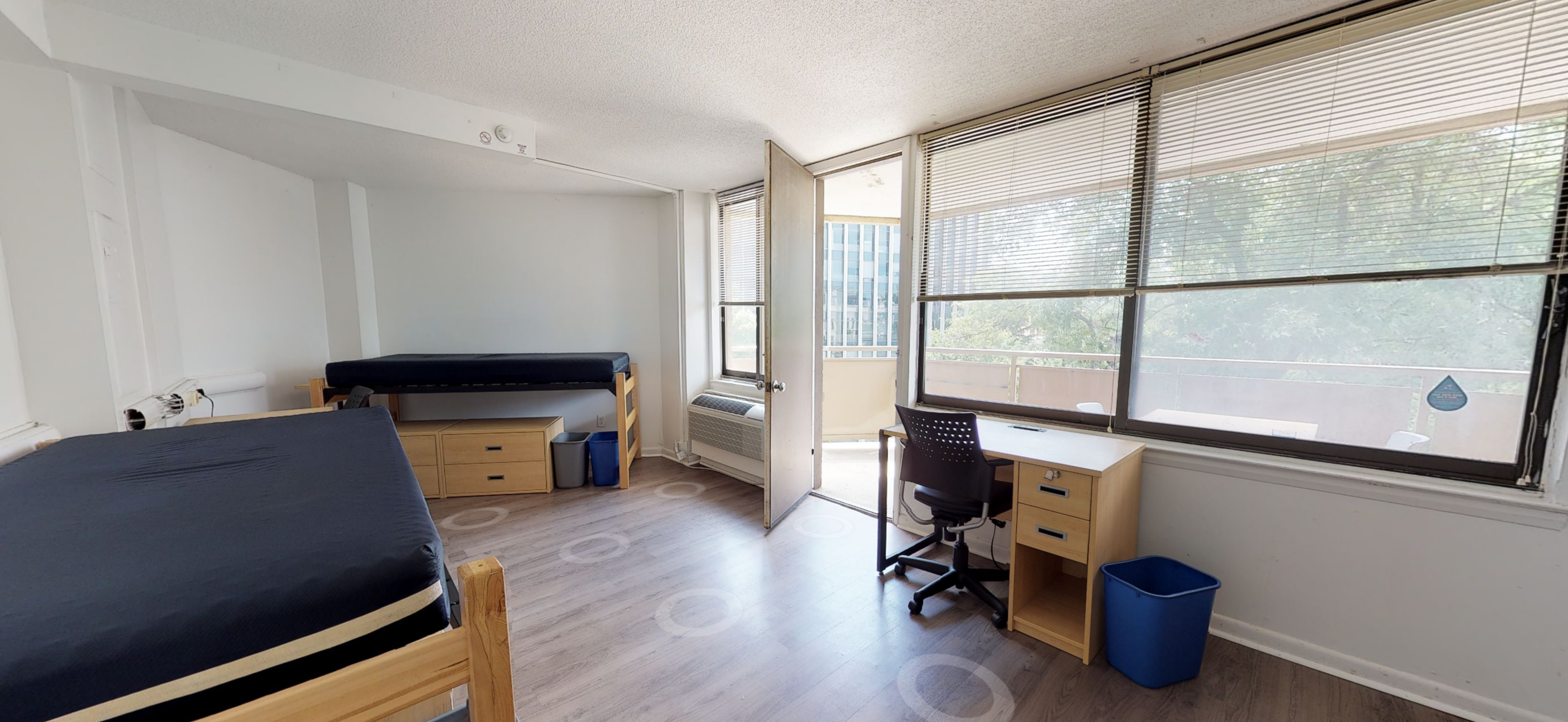 Double room with balcony in International House