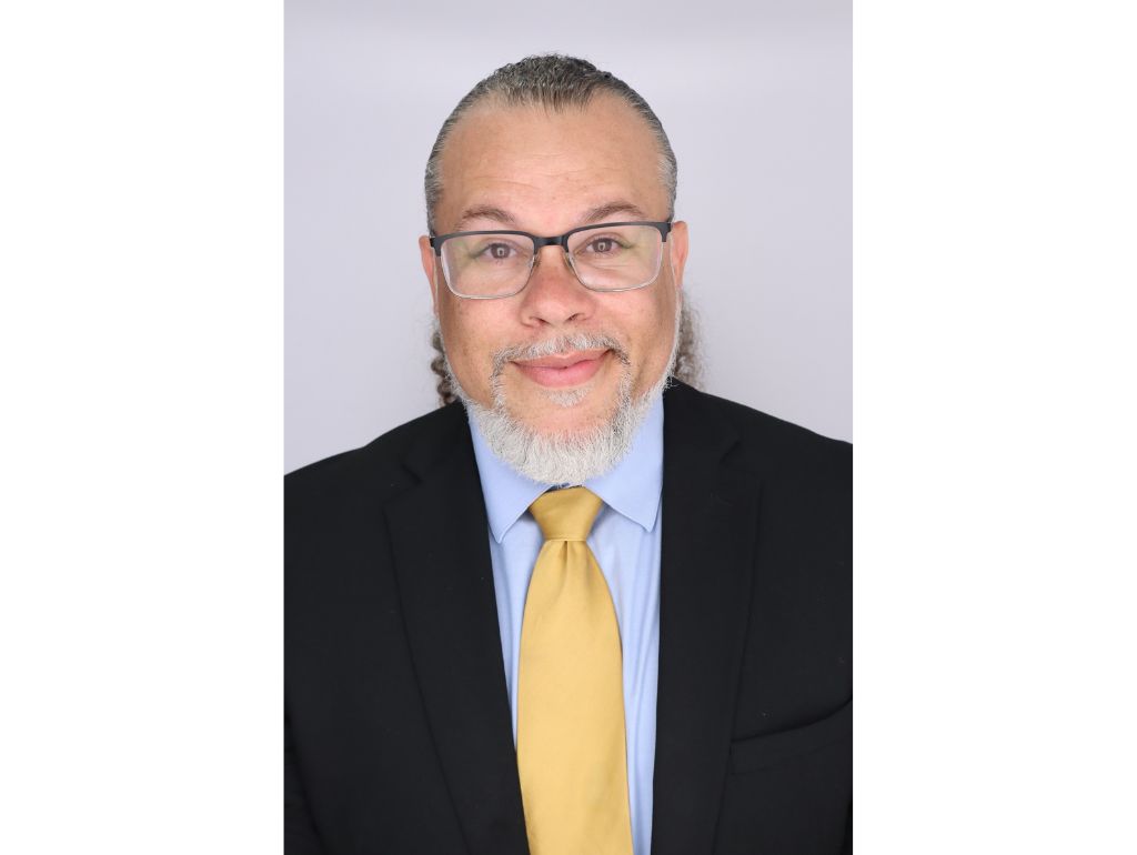 Paris Rossiter Headshot