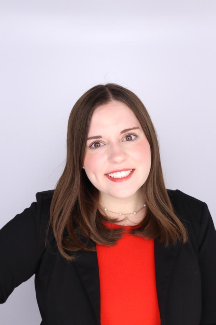 Headshot of Izzy Brophy