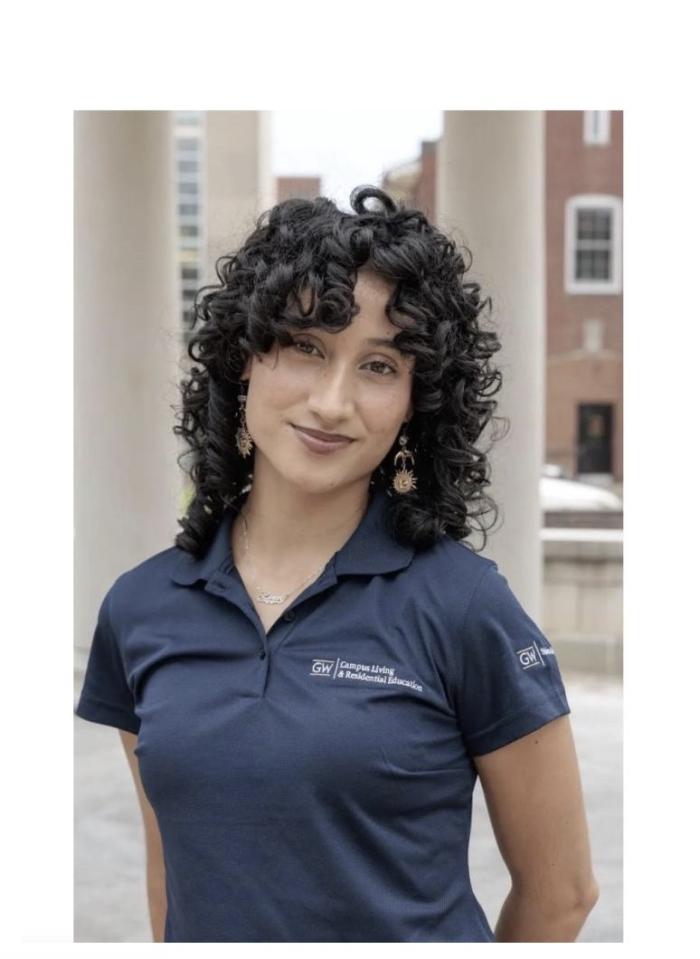 Keileen Estrada Headshot