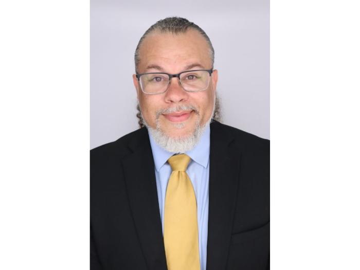Paris Rossiter Headshot